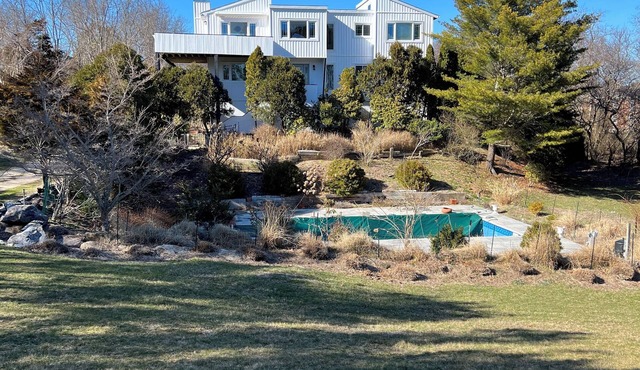 Southampton Private Retreat with Ocean Views