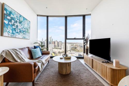 Southbank Sojourn - Resort Comfort & Skyline Views