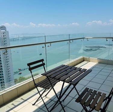 Southbay Seaview Condo A31 #10minQueensbay