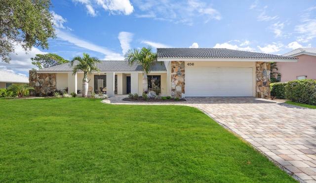 Southbay Yacht and Racquet Club Retreat close to Casey Key and Nokomis Beach