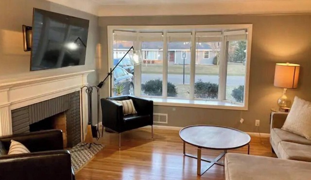 Southdale Stinger! Modern 5+BR near it all