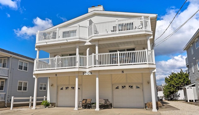 Southend Beachblock with Ocean Views! An exceptional value in excellent condition.