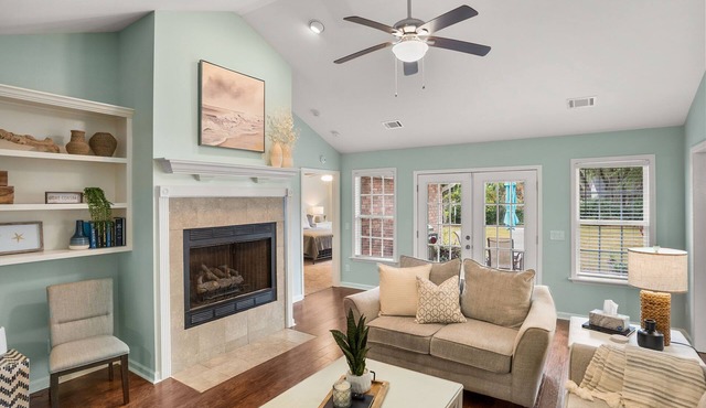 Southern Belle - Close to Parris Island for Marine Graduations!