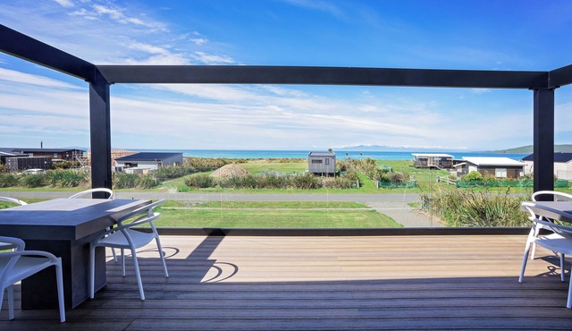 Southern Breeze - Colac Bay Beach House