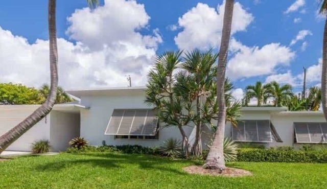 Southern Breeze - Renovated Mid-Century Oasis Near Intracoastal