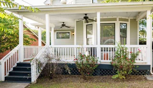 Southern Charm: Downtown, Walk to Farmers Market & Printers Alley!