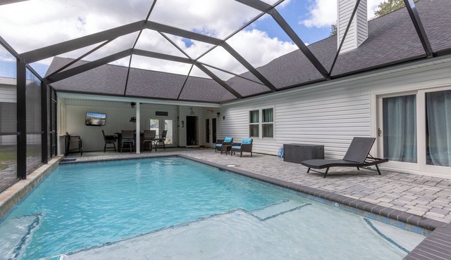 "Southern Charm"- *Heated Pool, Close To OWA, Sports Plex, Tanger, & Beach!