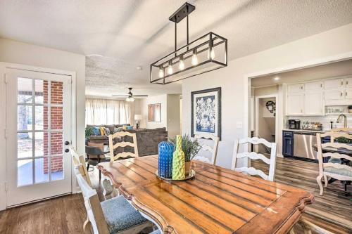 Southern Charm l 5BR l Sleeps 14 l A Location