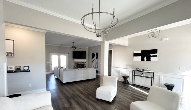Southern Charm Meets Modern Comfort 10 mi from Augusta National