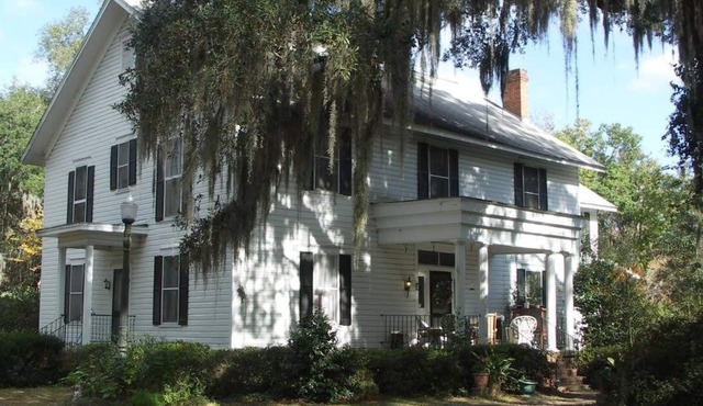 Southern Colonial Home Liberty County West End very close to Fort Stewart