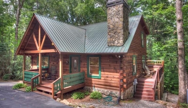 Southern Comfort - Spacious Family Retreat, Dog Friendly w/Gaming Area and More