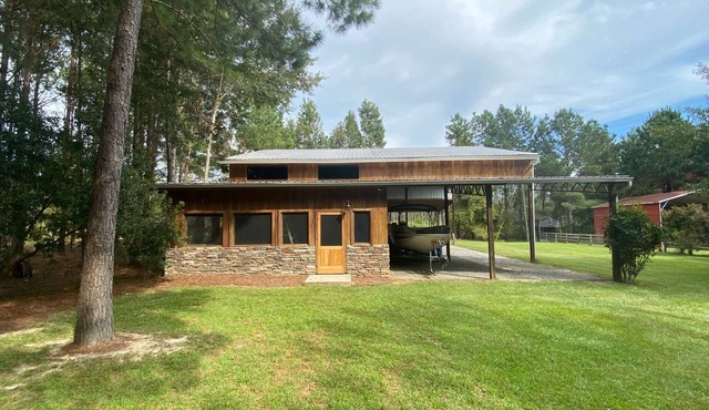 SOUTHERN COMFORT: Beautiful Lake Eufaula get-a-way FISHERMAN Welcome!