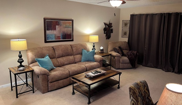 Southern Comfort - Beautiful and spacious 2/2 condo - pool and nature view!