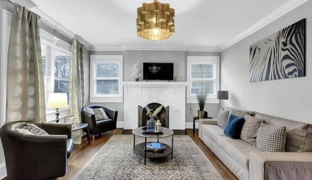 Southern Comfort Bungalow 15 Mins to Downtown+ Parking
