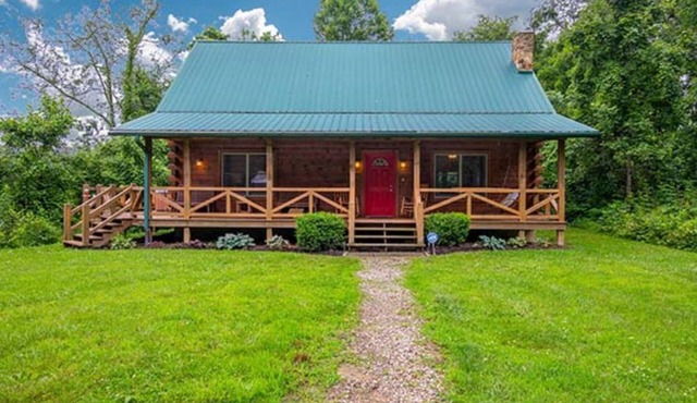 Southern Comfort Cabin- 8 Guests, 3 BR, 2.5 BA, Hot Tub, WiFi- Hocking Hills