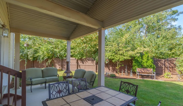 Southern Comfort on a Quiet Cul de Sac with Free Wifi