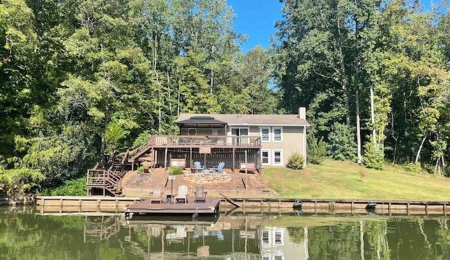 Southern Comfort Cabin-fire pit/kayaks/pet friendl