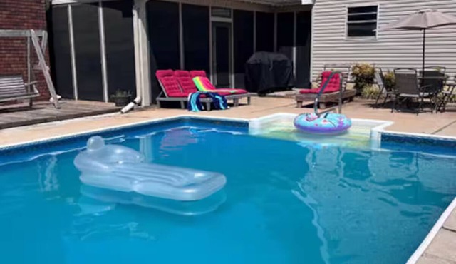 Southern Comfort with pool in Muscle Shoals. Large Bedrooms, Spacious, Private.