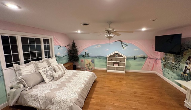 Southern comfort ;walk to golf private fishing lake onsite hiking trails etc nnn