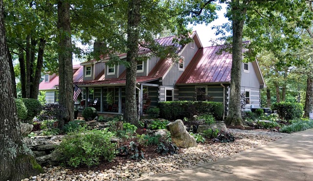 Southern Country "Cowboy" Hospitality at the Twin Oaks Guest Ranch Nashville TN