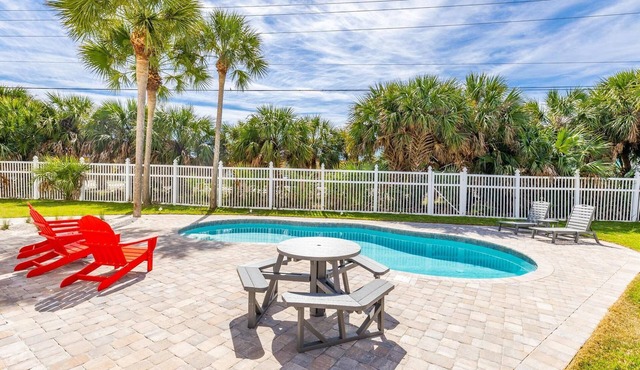 Southern Elegance meets Pensacola Beach at 1708 Ensenada Uno with Pool!