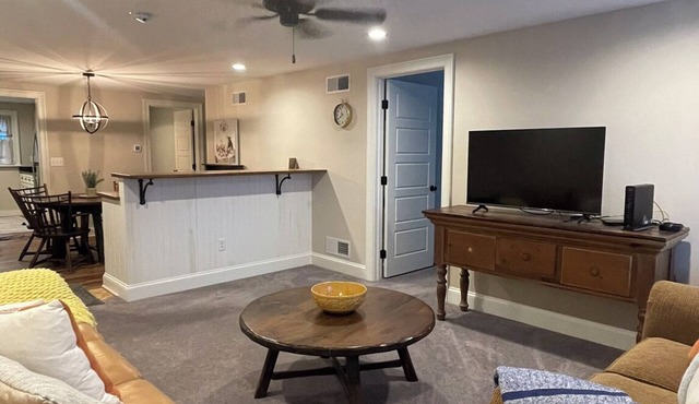 Southern End Junction II - A family focused, comfortable, and affordable stay.