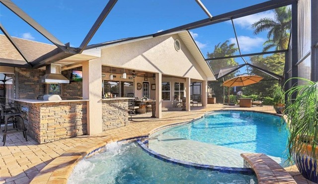 Southern Exposure with a Heated Pool/Spa, Standup Arcade on a Gulf Access Canal