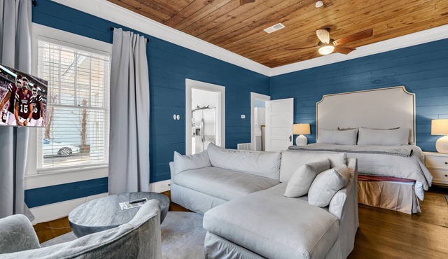 Southern Gent, Cozy King Suite, 1BR Near MSU