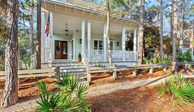 Southern Grace - 4bd Luxury Home | Golf Cart, Bikes, Walk to Beach Club