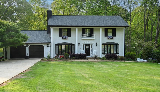 Southern home and fishing lake