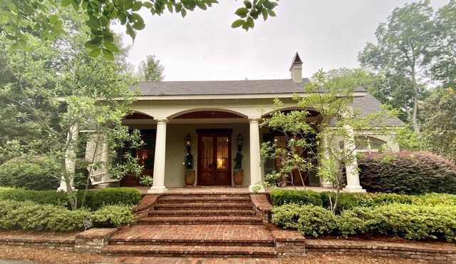 Southern Home Walking Distance to Downtown Oxford Square