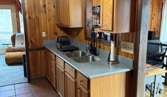 Southern Ohio Adventure or Getaway Cabin Near Chillicothe