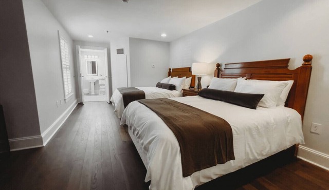 Southern Pines The Jefferson Inn Standard 2-Queen Room