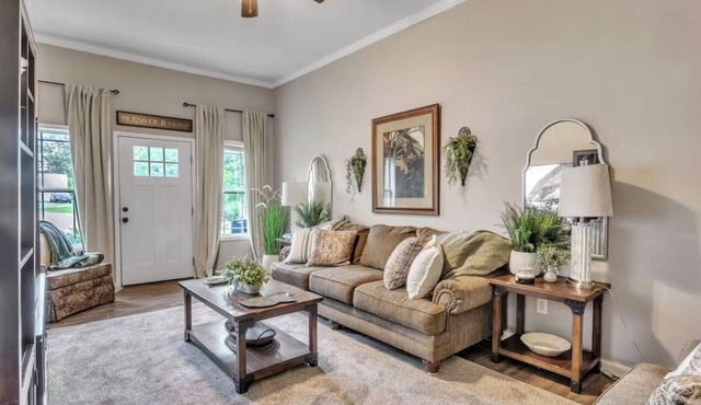 Southern Sisters Retreat - The Carolyn: Cozy Home Near MSU w/Fire Pit + Grill