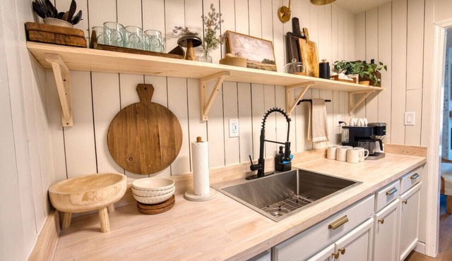 Southern Travel - Charming 3 BR