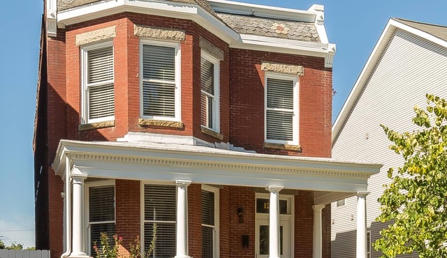 Southern Victorian Mansion: Eating/drinking Nearby