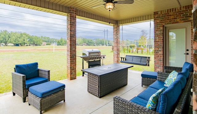 Southfork~Golf community in Pace