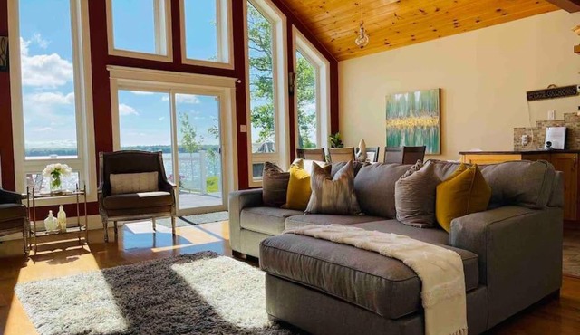 SouthLake Cottage on The Lake.