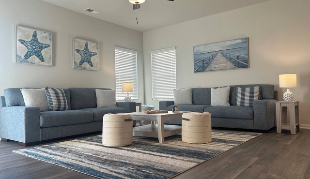 Southport Seascape~Spacious~Pet Free~4 miles Downtown ~3 miles Oak Island Beach