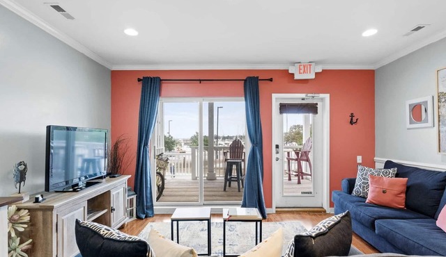 Southport Waterfront - Gorgeous Views! - No Hidden Fees