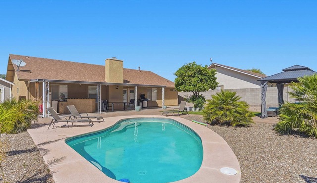 Southside Family Oasis | Pool, Grill & Board Games