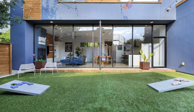 Southtown Mainhouse | Sleeps 9 | Walk to Alamodome