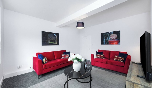 Southwell 3-Bed | Near Racecourse, Minster & Trails