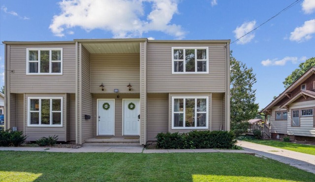 Southwest Duplex W/Outdoor Space