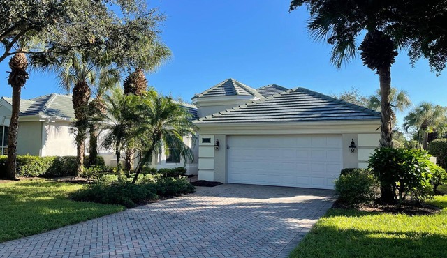 Southwest Florida for the winter, located in prestigious Shadow Wood