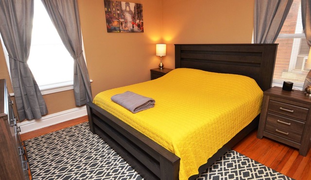 Southwest Gardens Apartment 1E- King Bed, High Speed Wi-Fi/Ethernet, Smart Tv's