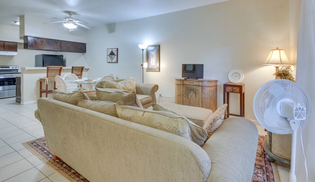 Southwest Houston Apartment w/Pool Access!