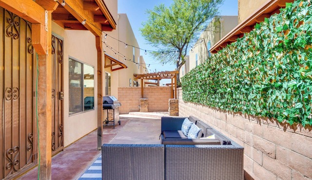 Southwestern Chic! Tucson Retreat w/Private Patio
