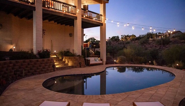 Southwestern Desert Escape/Pool/Hot Tub/Sleeps 12