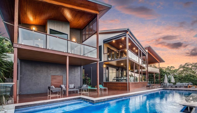 Southwinds, Stunning 8 Bedroom House on Hamilton Island